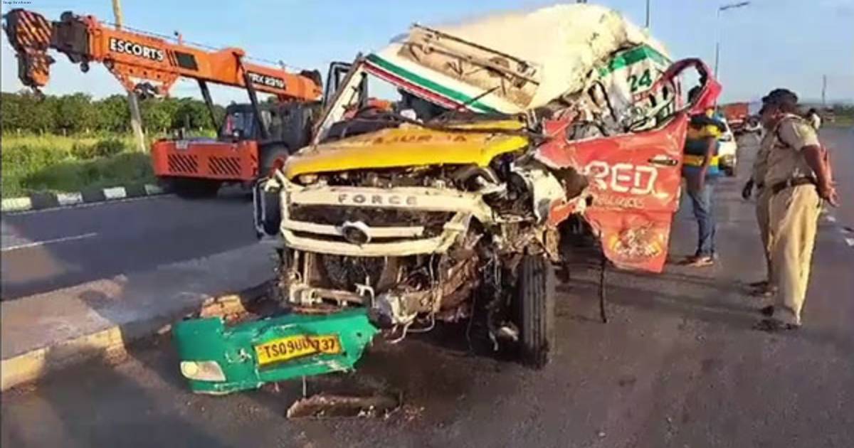 4 killed, 3 injured in a road accident in Andhra's Chittoor